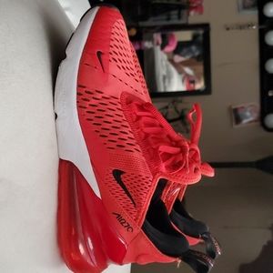 Red Nike air 270